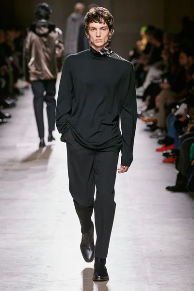 Look 40